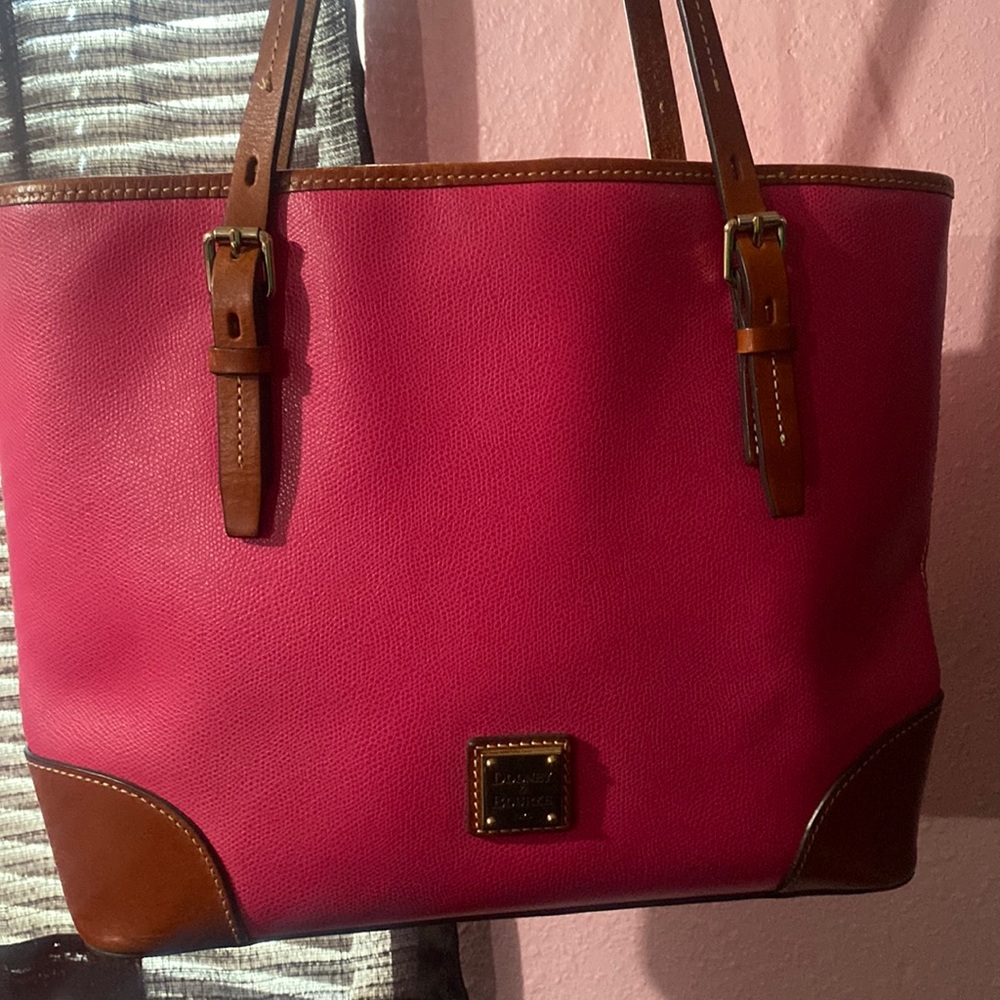 Dooney & Burke hot pink purse excellent condition